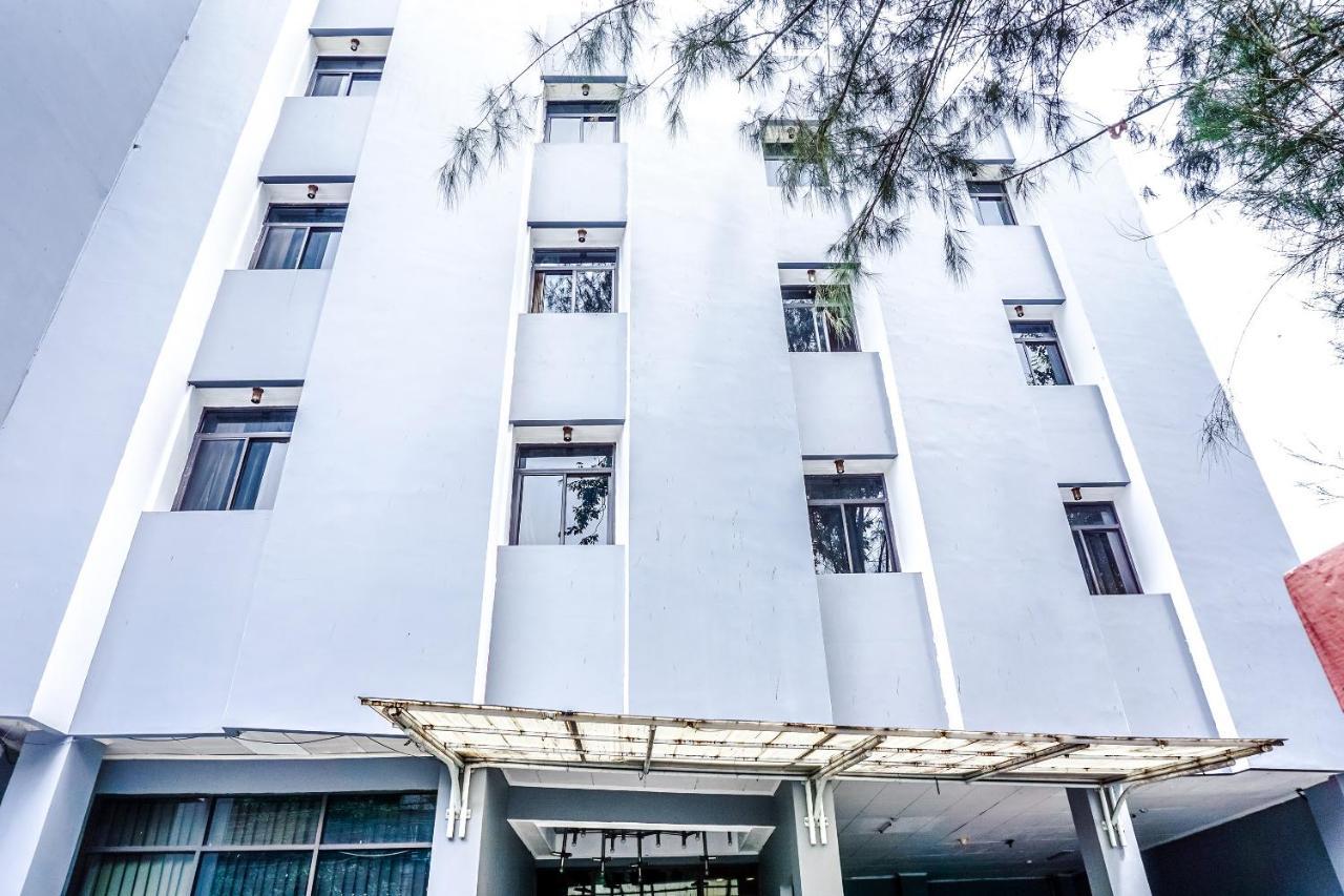 Oyo 108 Hotel Surya جاكرتا المظهر الخارجي الصورة