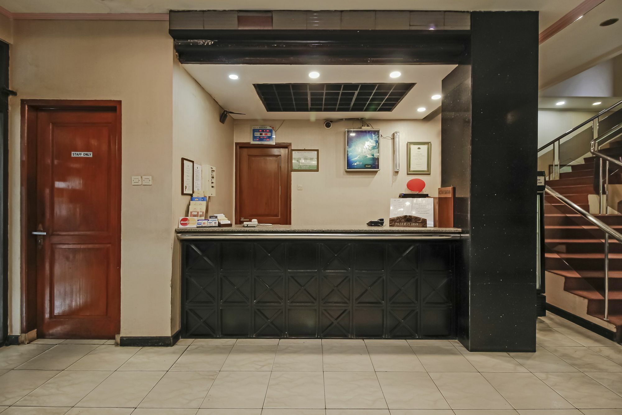 Oyo 108 Hotel Surya جاكرتا المظهر الخارجي الصورة