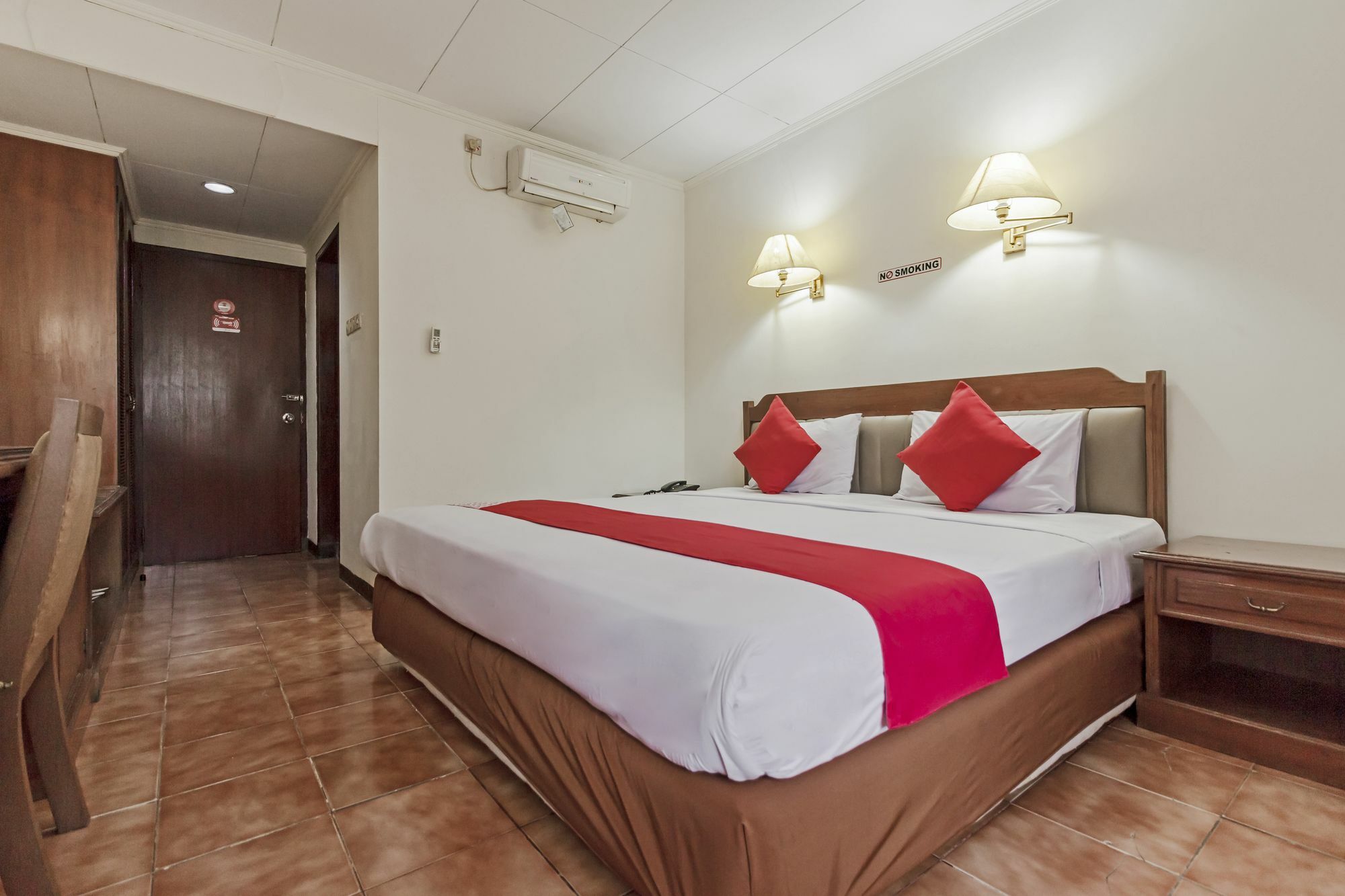 Oyo 108 Hotel Surya جاكرتا المظهر الخارجي الصورة