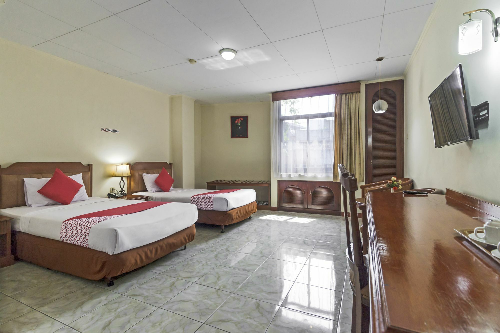 Oyo 108 Hotel Surya جاكرتا المظهر الخارجي الصورة