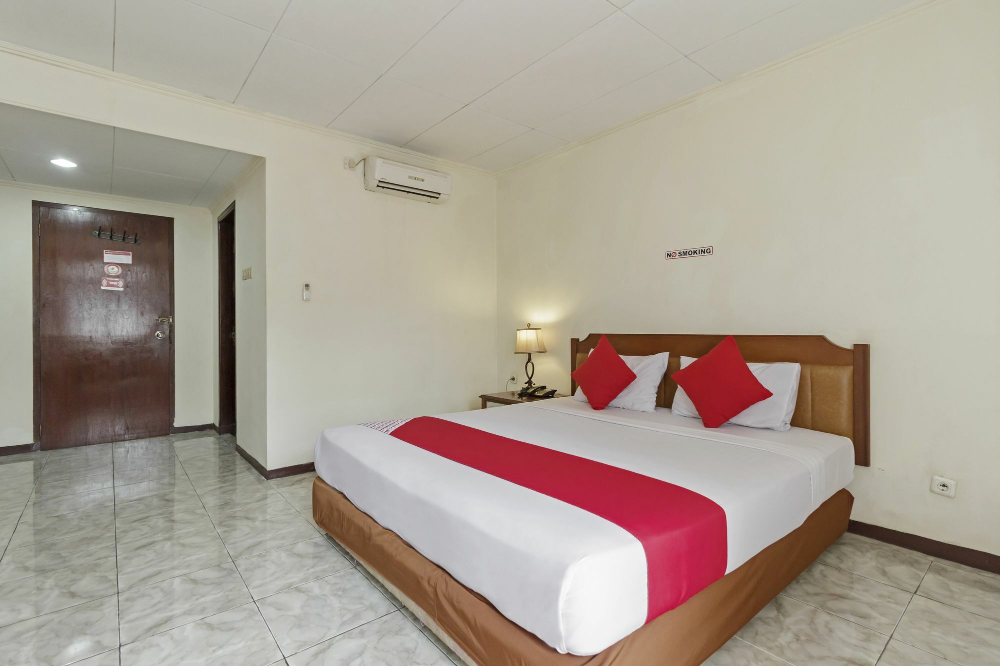 Oyo 108 Hotel Surya جاكرتا المظهر الخارجي الصورة